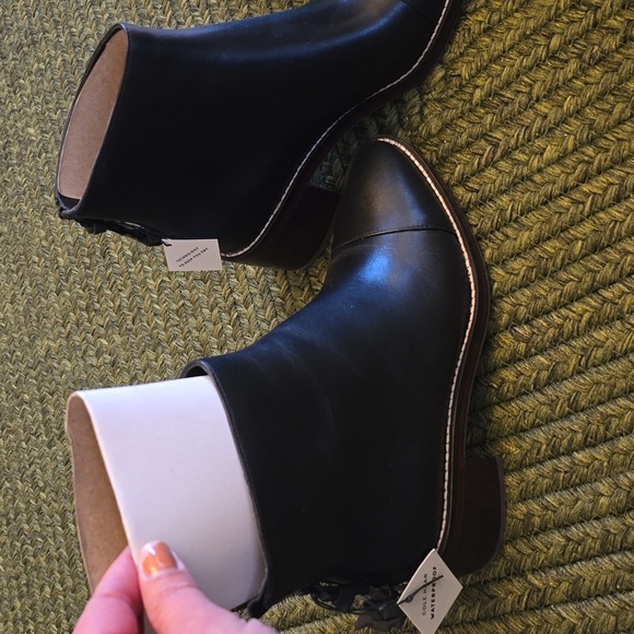 Cole Haan Black Leather Ankle Booties Waterproof - Picture 3 of 8